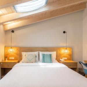 Superior Double Room with Window – No Balcony