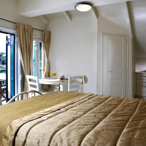 Studio (2 Adults) with Sea View