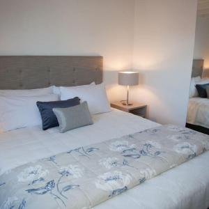Two-Bedroom Apartment with King and Queen Bed
