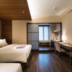 Standard Double Room with Two Single Beds