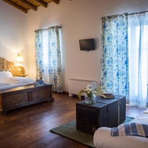 Large Double or Twin Room