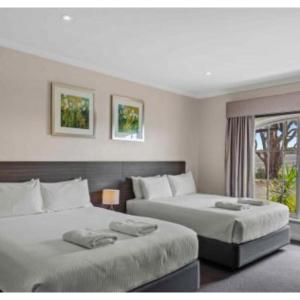 Standard Summit Room (2 Queen)