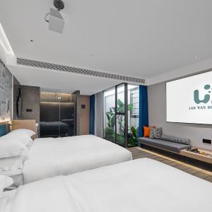 Deluxe Family Room