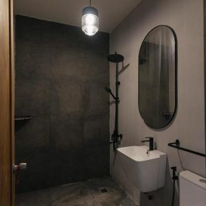 Deluxe Double or Twin Room with City View
