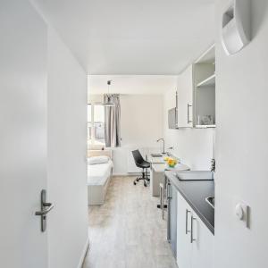 Studio (Double Bed) Basin View