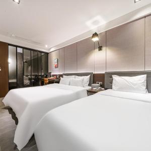 Twin Room with Bath