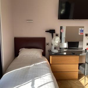 Standard Single Room with Shower