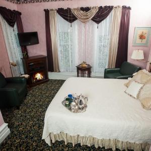 Queen Room with Spa Bath