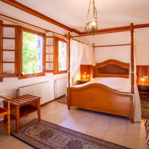 Deluxe Double Room with Fireplace and Spa Bath