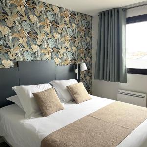 Double Room with Street View