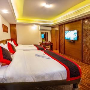 Deluxe Suite