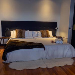Suite with Lake View