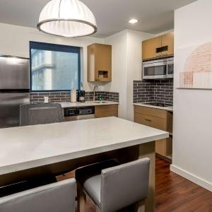 One-Bedroom King Suite with Kitchen