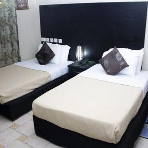 Twin Room with Private Bathroom