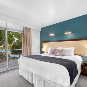 Riverfront Ground Floor One-Bedroom Suite