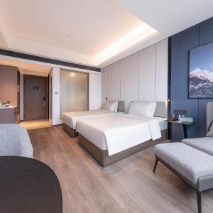 Jimu Twin Room with City View