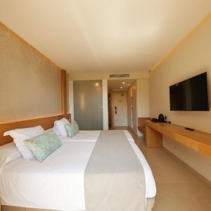 Twin Room (1 Adult)