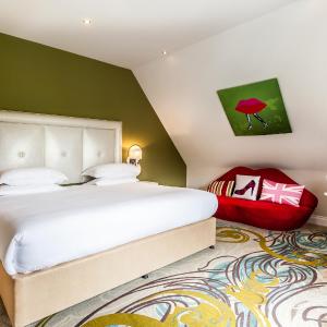 Suite with Garden View