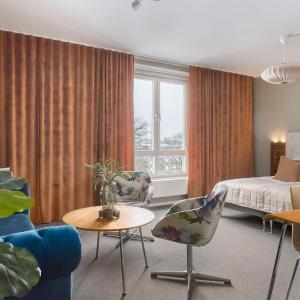 Junior Twin Suite with Sofa Bed 