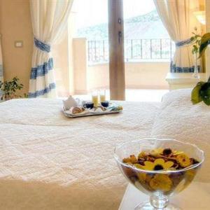 Deluxe Double or Twin Room with Terrace and Sea View