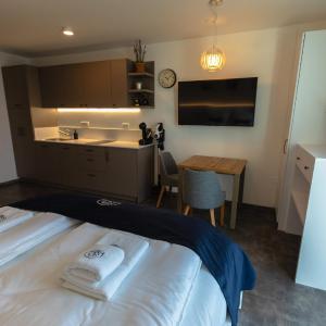 Deluxe King Studio with Sea View