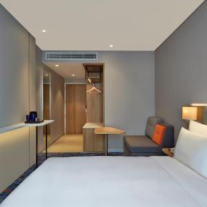 Standard Queen Room - Accessible
