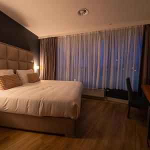Double or Twin Room with Bathroom