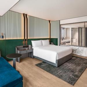 One-Bedroom King Suite with River View