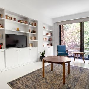 Elegant One Bedroom with Balcony (A18)