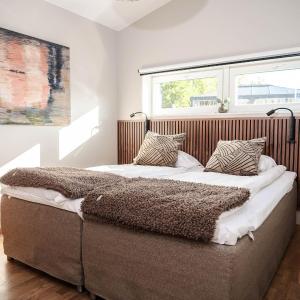 Cottage (6 Adults)