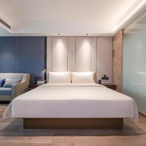 Jimu Double Room with Bathtub 