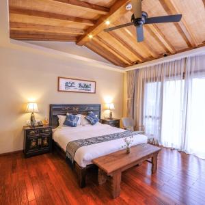 Double Room with Pool View