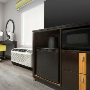 Premium Queen Studio with Two Queen Beds - Non-Smoking
