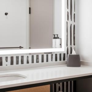 Queen Suite with Two Queen Beds and Mobility Accessible Roll-In Shower