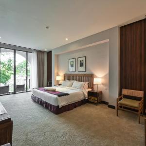 Suite with River View