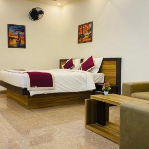 Deluxe King Suite