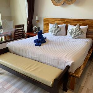 Premium Double Room - Street Side Building