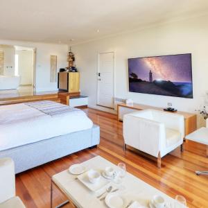 Deluxe King Suite