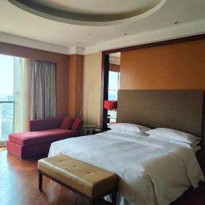 Deluxe Mountain View Suite