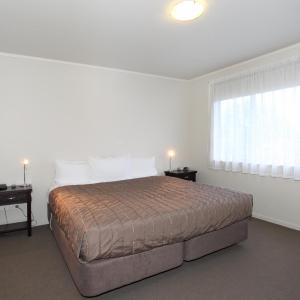 Two-Bedroom Unit (5 adults)