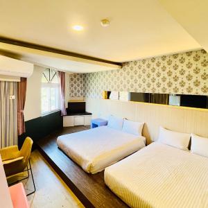 Quadruple Room with Mountain View