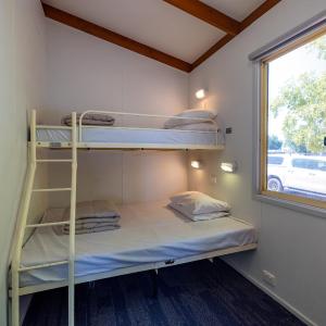 2 Bedroom Cabin - 5 pax