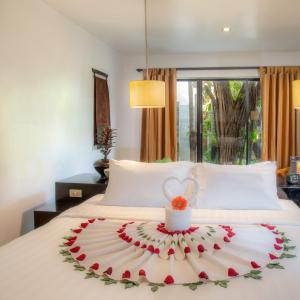 Suite with Pool View