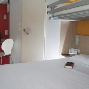 Triple Room (1 Double Bed + 1 Single Bed)