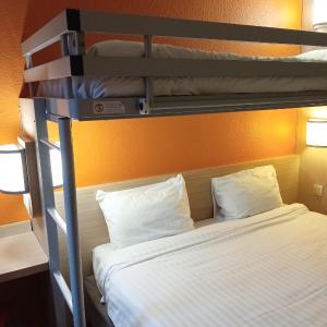 Triple Room (1 Double Bed + 1 Single Bed)