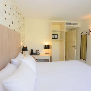 Comfort Queen Room