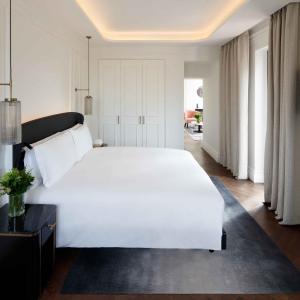 One-Bedroom Suite with Balcony and View