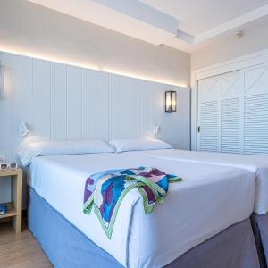 Double Room with Sea View (1 Adult)