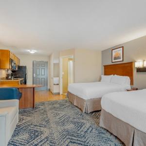 Queen Studio Suite with Two Queen Beds and Full Kitchen