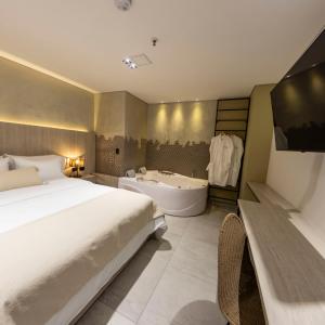 Suite with Spa Bath